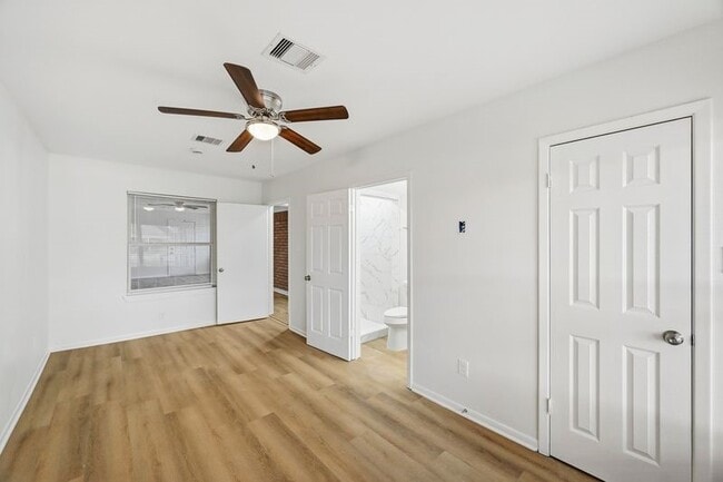 Building Photo - 2409 Estate Dr