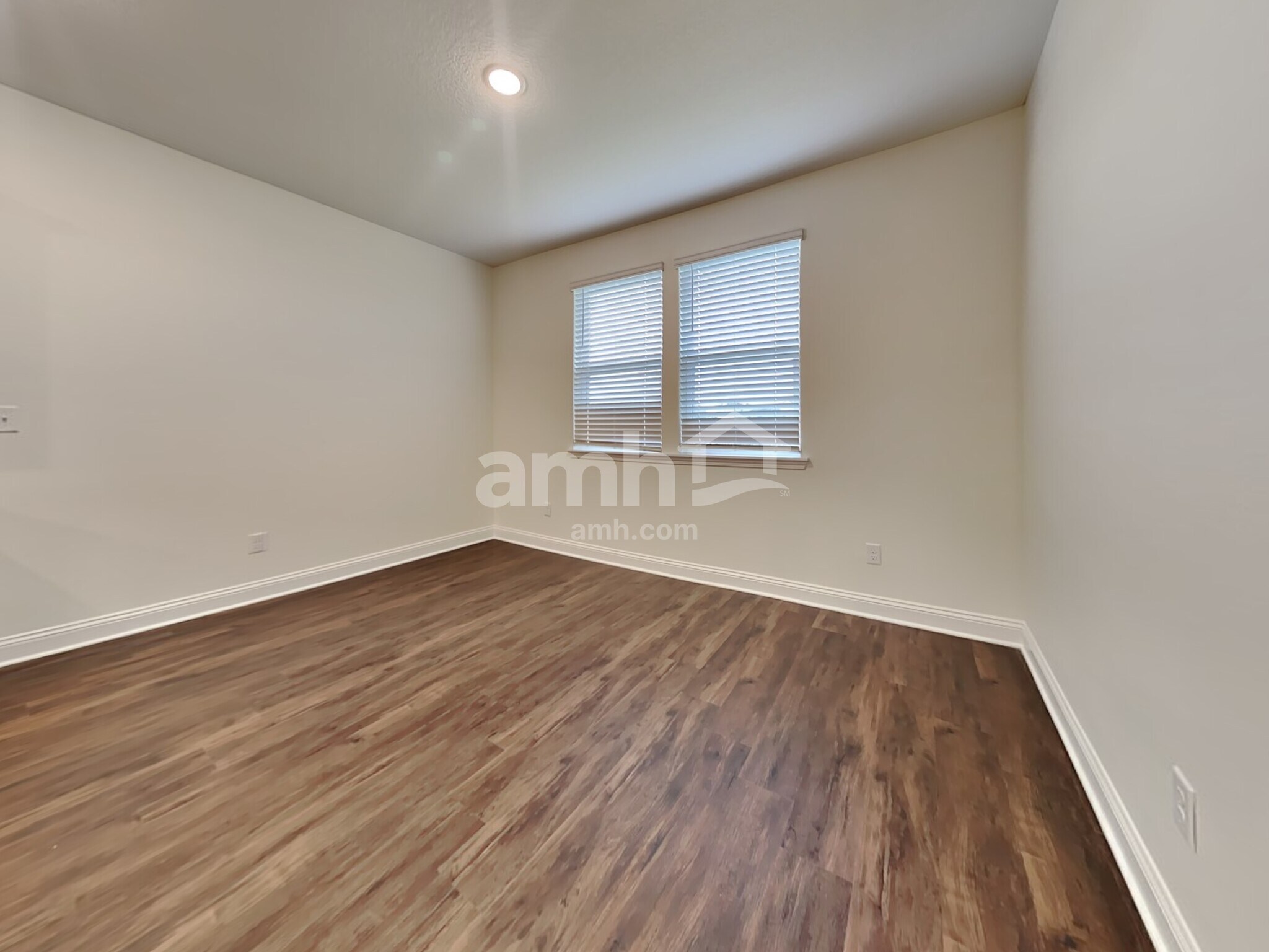 Building Photo - 302 Banyan Frst Dr