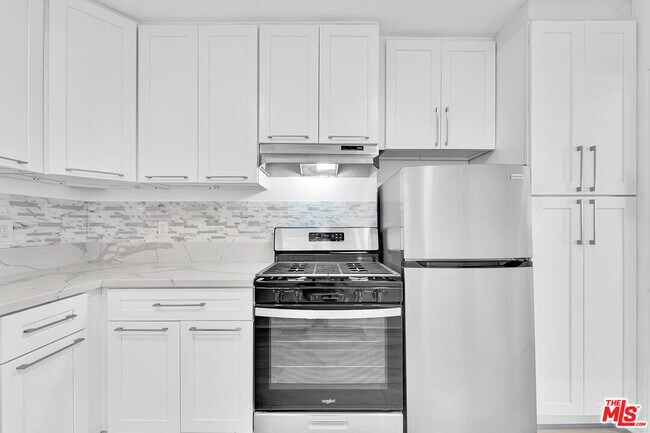 Building Photo - 926 N Spaulding Ave