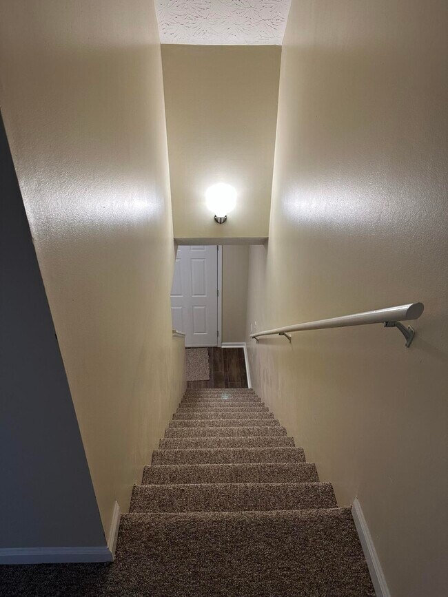 Building Photo - 1021 Excel Ct