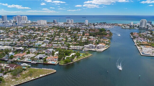 Building Photo - 700 Coral Way