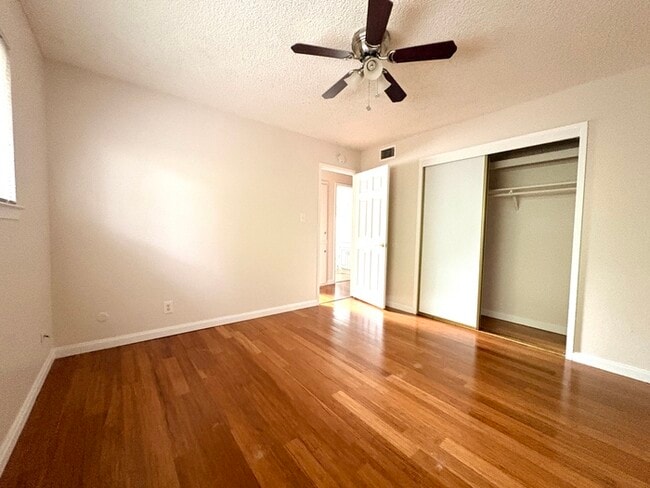 Building Photo - Charming 2 Bed / 1 Bath Duplex in Carmichael