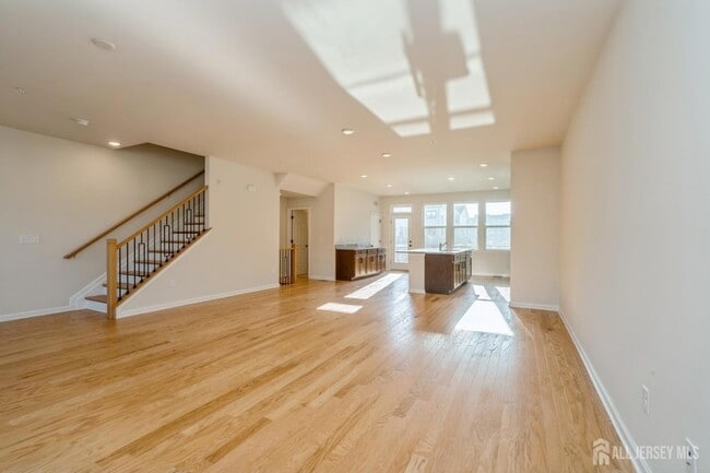 Building Photo - 103 Vaughn Dr
