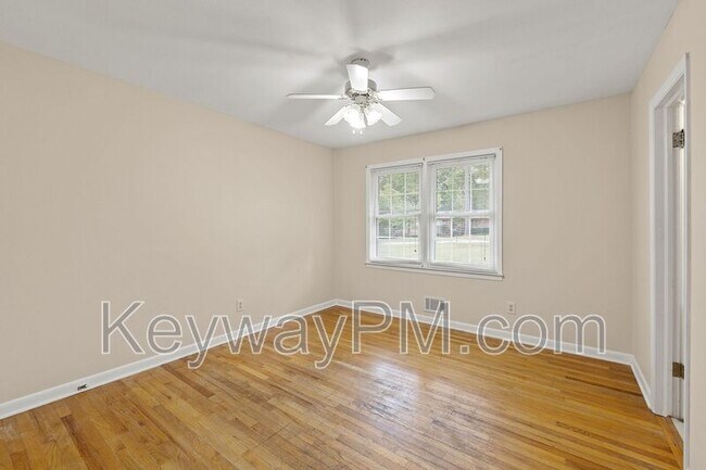 Building Photo - 1001 Beverly Heights Dr