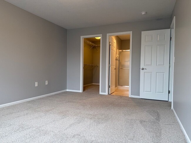 Building Photo - 5604 Vintage Pl