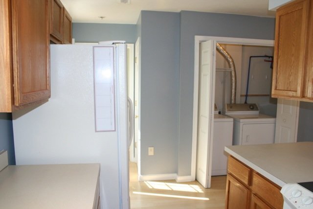 Building Photo - Charming 3-Bedroom End Unit Townhouse in B...
