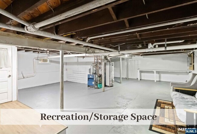 Building Photo - 10 Zazzetti St