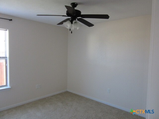 Building Photo - 406 Hedy Dr