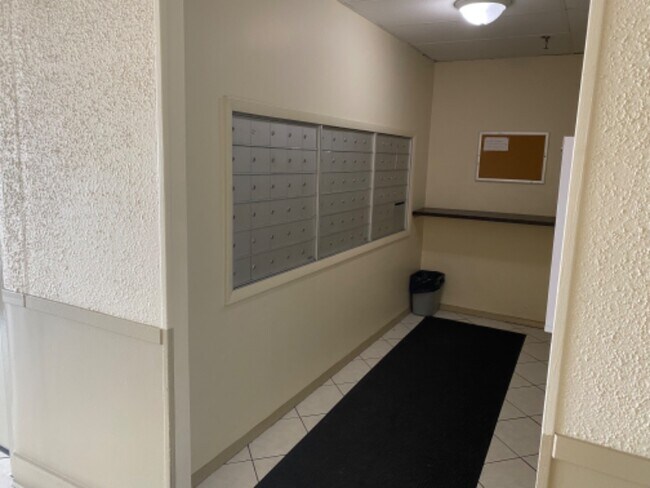 Building Photo - 9098 W Terrace Dr