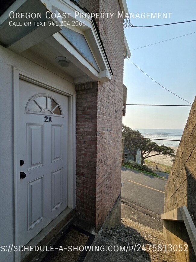 Building Photo - Ocean Views 1bed/1bath Upstairs Unit