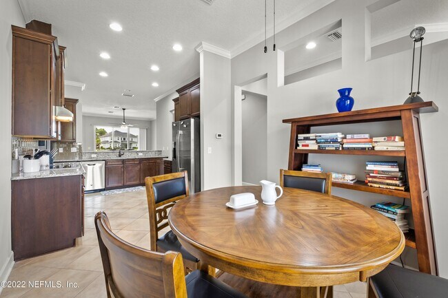 Building Photo - 1042 Southern Hills Dr
