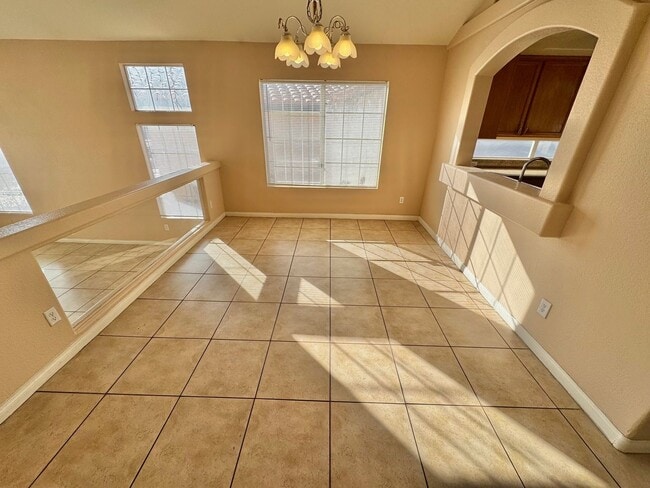Building Photo - Charming home in a desirable Henderson neighborhood