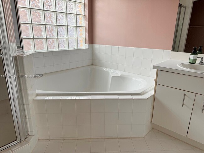 Building Photo - 15430 SW 143rd Terrace