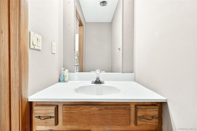 Building Photo - 2 Wayne Ave