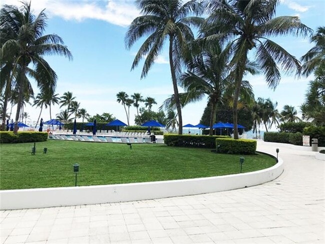 Building Photo - 5161 Collins Ave