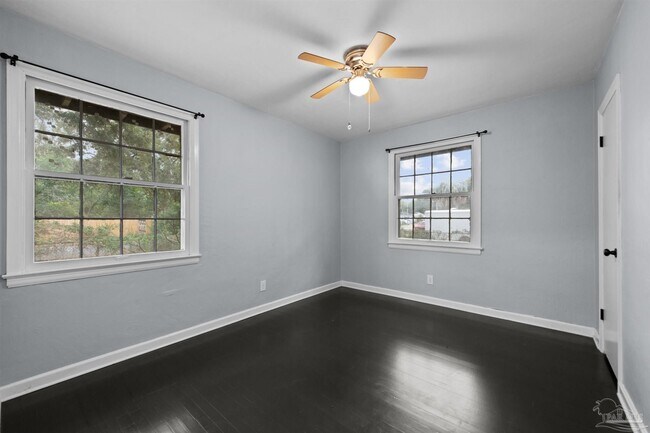 Building Photo - 1111 S Old Corry Field Rd