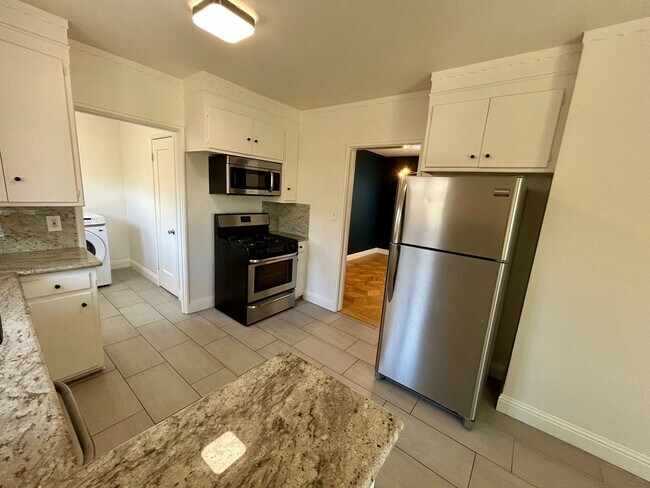 Building Photo - Gorgeous San Leandro Bungalow!