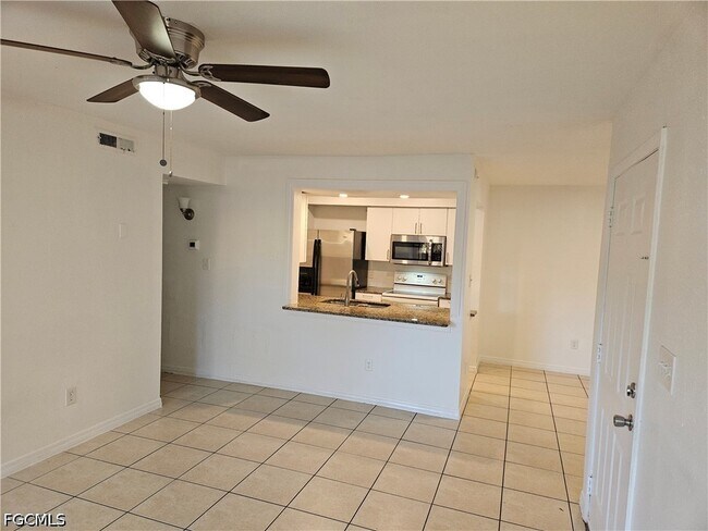 Building Photo - 2885 Winkler Ave
