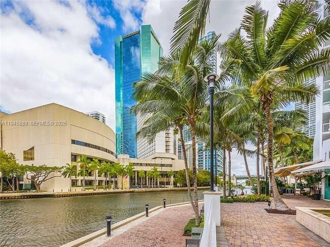 Building Photo - 31 SE 5th St