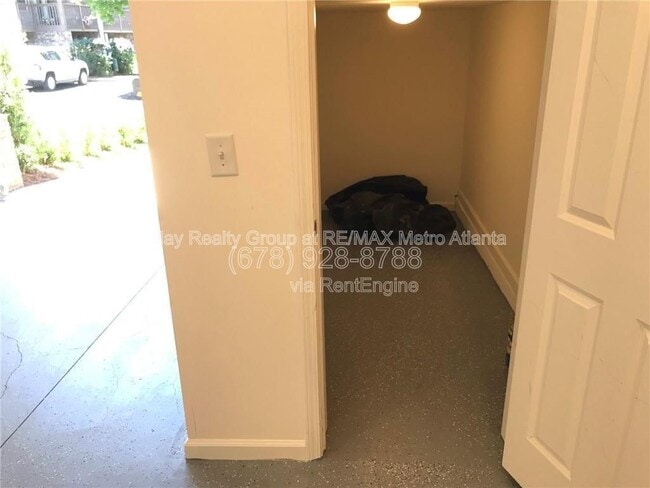 Building Photo - 2673 Rivers Edge Dr NE