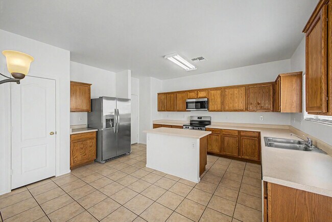 Building Photo - 9464 W Sheridan St