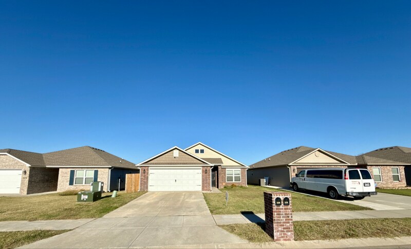 Building Photo - 530 Woodcreek Lp