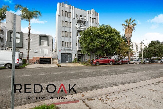 Building Photo - 5611 Carlton Way