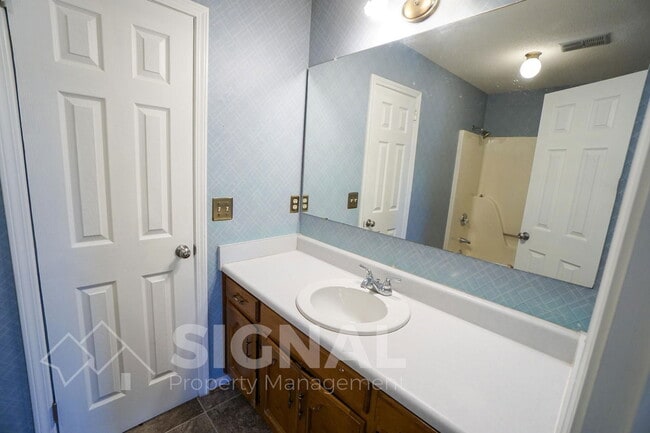 Building Photo - 395 Jamestown Manor Dr