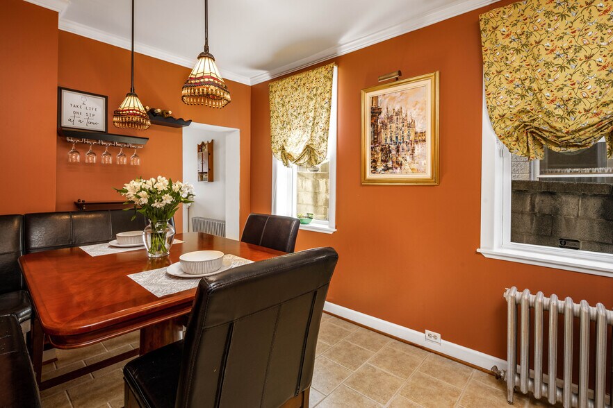 Building Photo - 903 S Potomac St