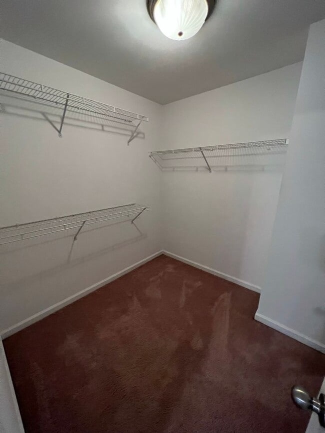 Building Photo - Townhome For Rent In Vestavia Hills!!! Ava...