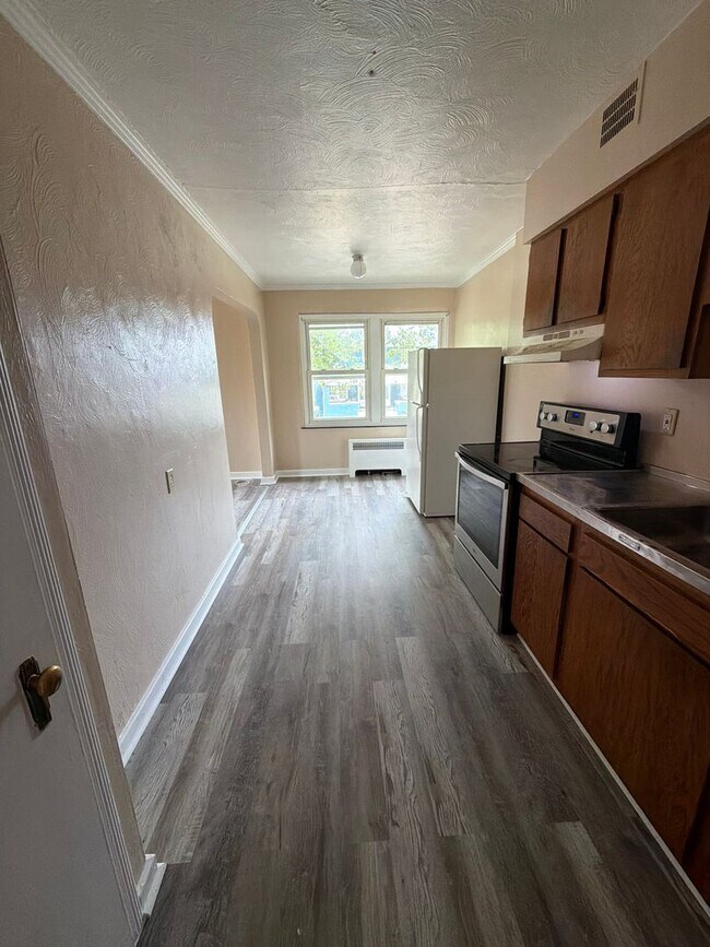 Interior Photo - 110 Blymyer