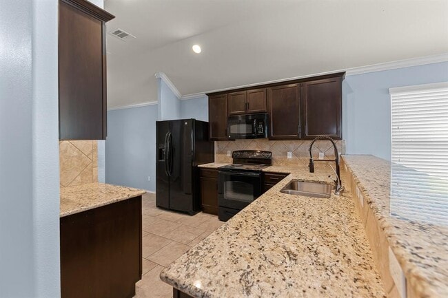 Building Photo - 244 Chickadee Ln