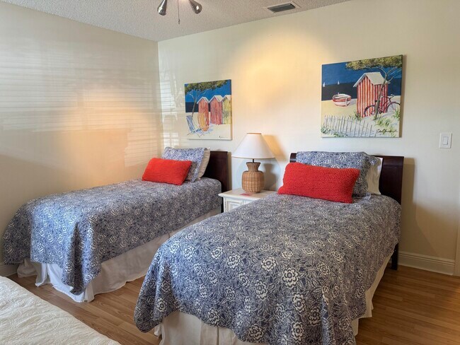 Building Photo - 108 Ocean Dunes Cir