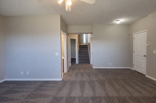 Building Photo - Stunning Split-Level Home with Space, Style & Scenic Views