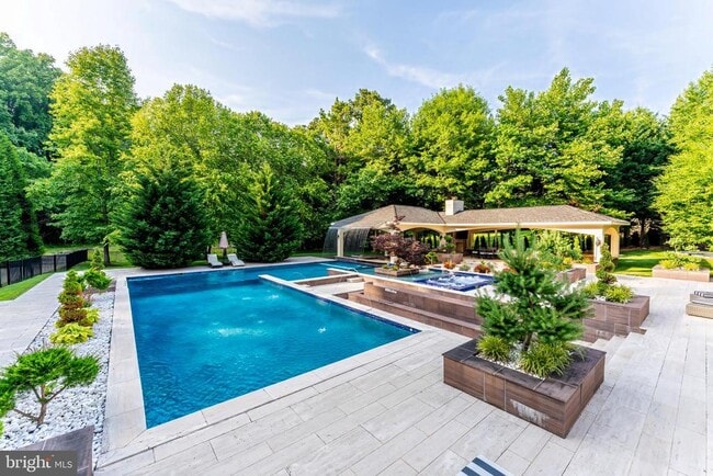 Building Photo - 860 Nicholas Run Dr