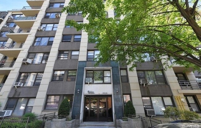 Primary Photo - 98-10 64th Ave
