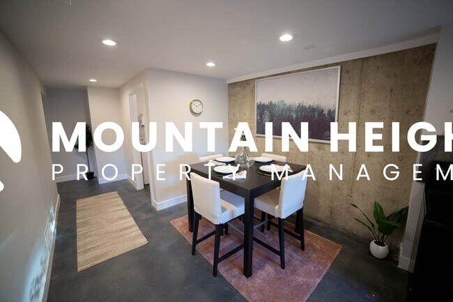 Building Photo - 8589 Kings Hill Dr