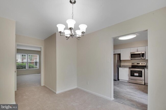 Building Photo - 8529 Lakinhurst Ln
