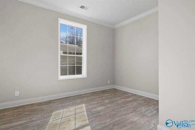Building Photo - 1502 Rison Ave NE