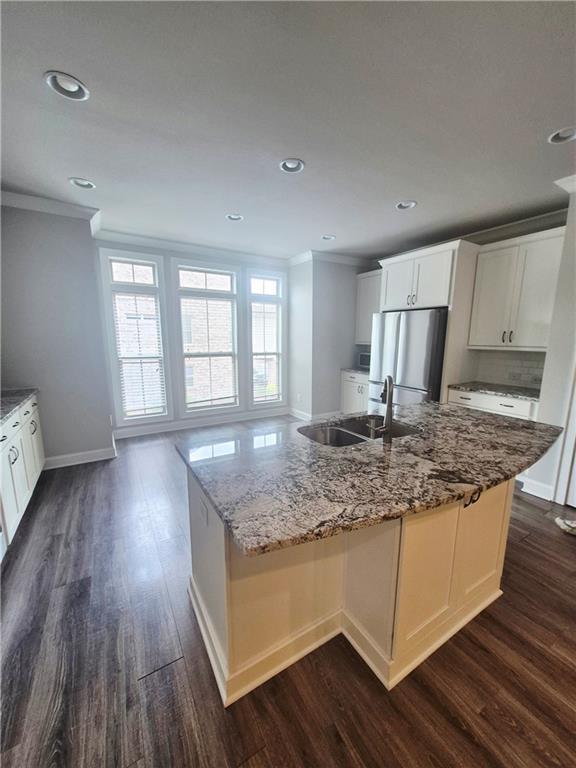 Building Photo - 6596 Marlowe Gln Wy