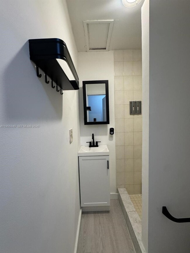 Building Photo - 624 Mokena Dr