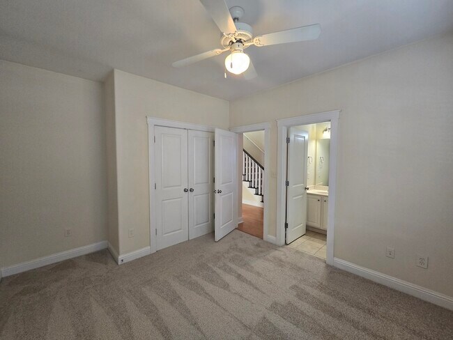 Building Photo - 165 Artisan Pl