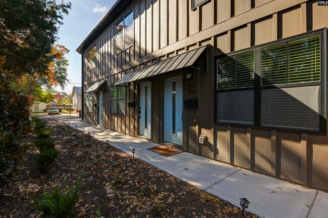 Building Photo - 816 Shull St