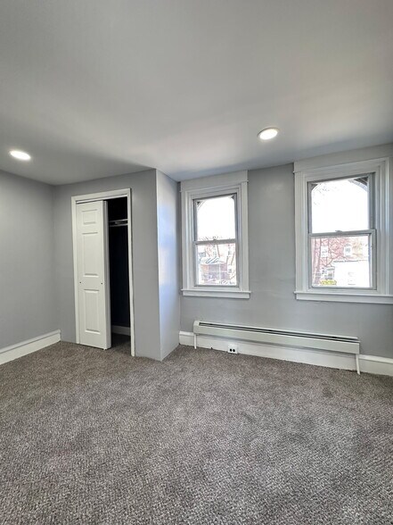 Building Photo - 7050 Clinton Rd