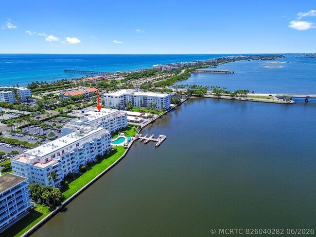 Building Photo - 2840 S Ocean Blvd