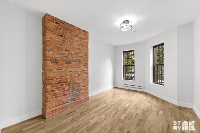 Building Photo - 71 Grove St