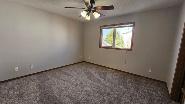 Building Photo - Beautiful Single Family Home