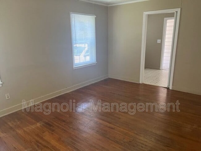 Building Photo - 111 S Elizabeth St