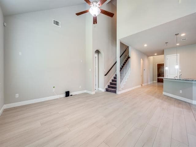 Building Photo - 5512 Somerville Dr