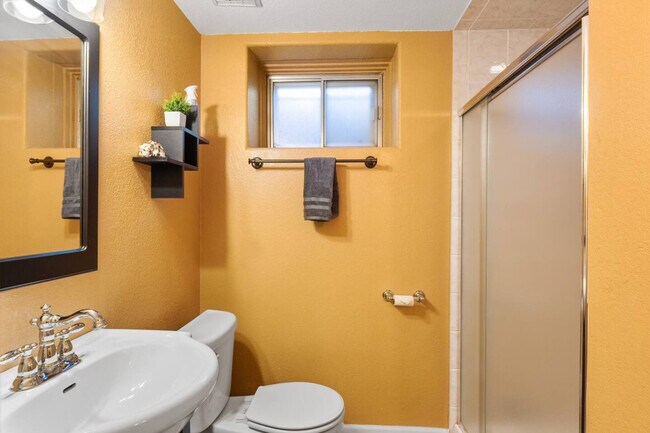 Building Photo - 6029 Iris Way